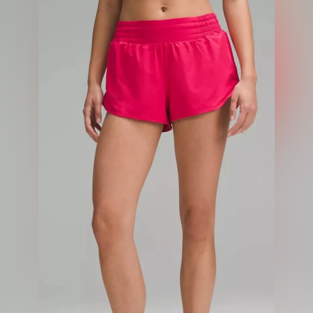 LULULEMON HOTTY HOT HR SHORTS 2.5in (High Rise)